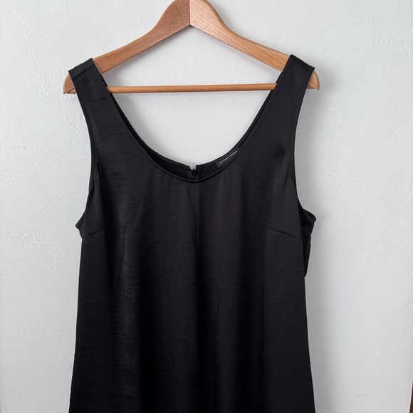 Universal Standard black satin v neck wide leg jumpsuit Size Small - Picture 3 of 6